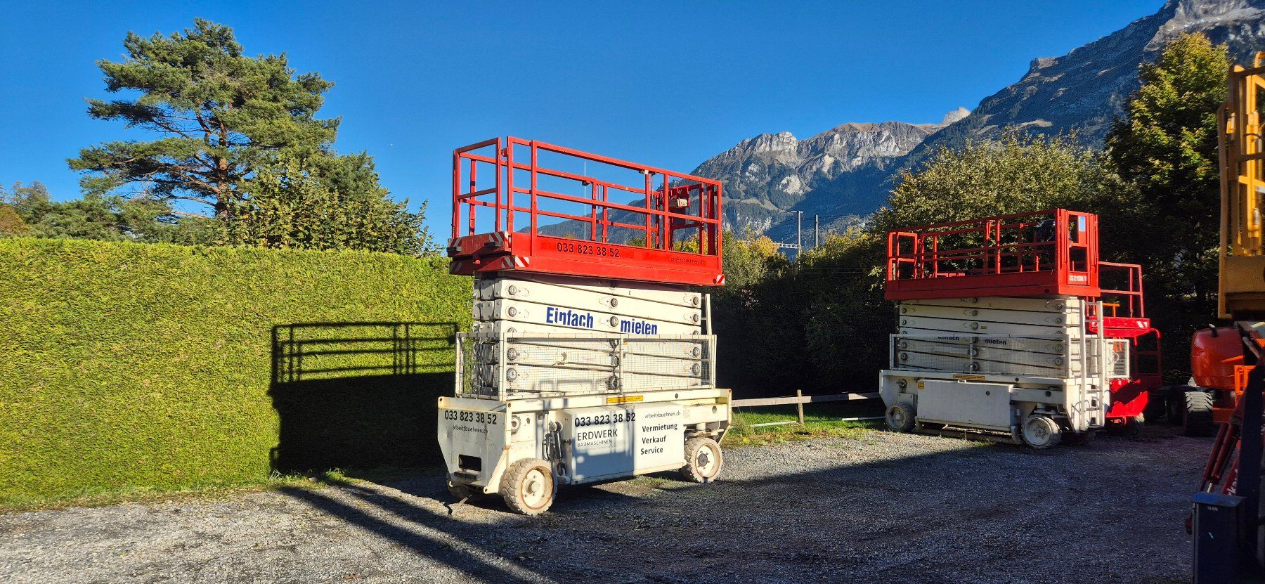 Holland Lift N195-EL12 – Scherenarbeitsbühne 21,5 m – neue Batterien